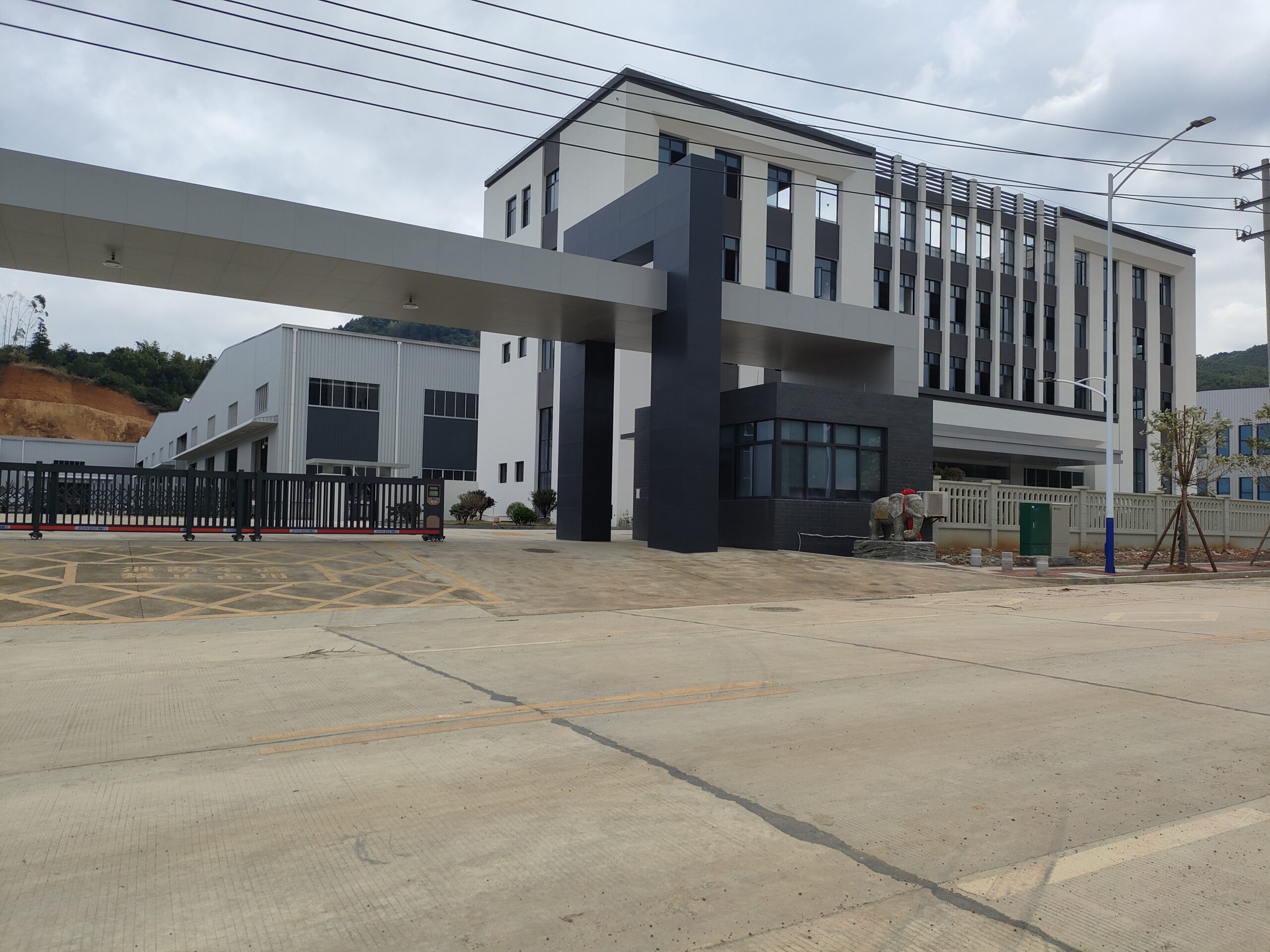 Factory Area & Workshop & Gallery oplus 2