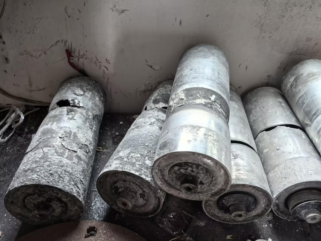 Why Jiulongbi Stone Rollers Beat Steel Rollers 普通托辊损坏的图片2